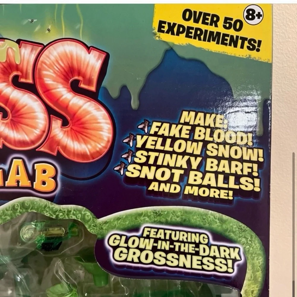 NWT- Totally Gross Science Lab 50+ Experiments Set